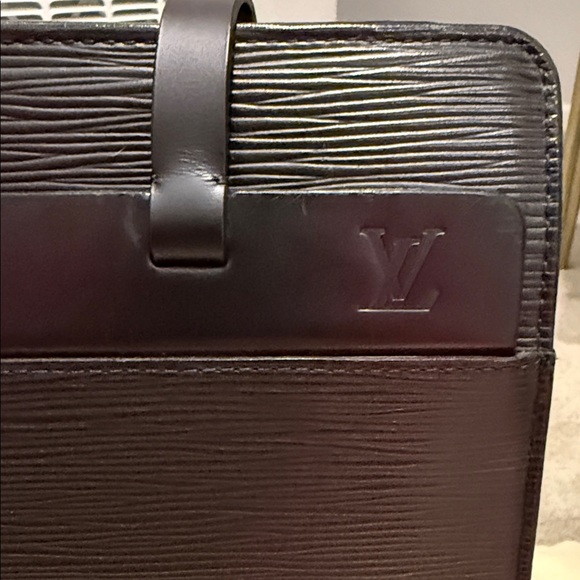 LOUIS VUITTON Epi Croisette Tote Bag Black - Picture 3 of 17